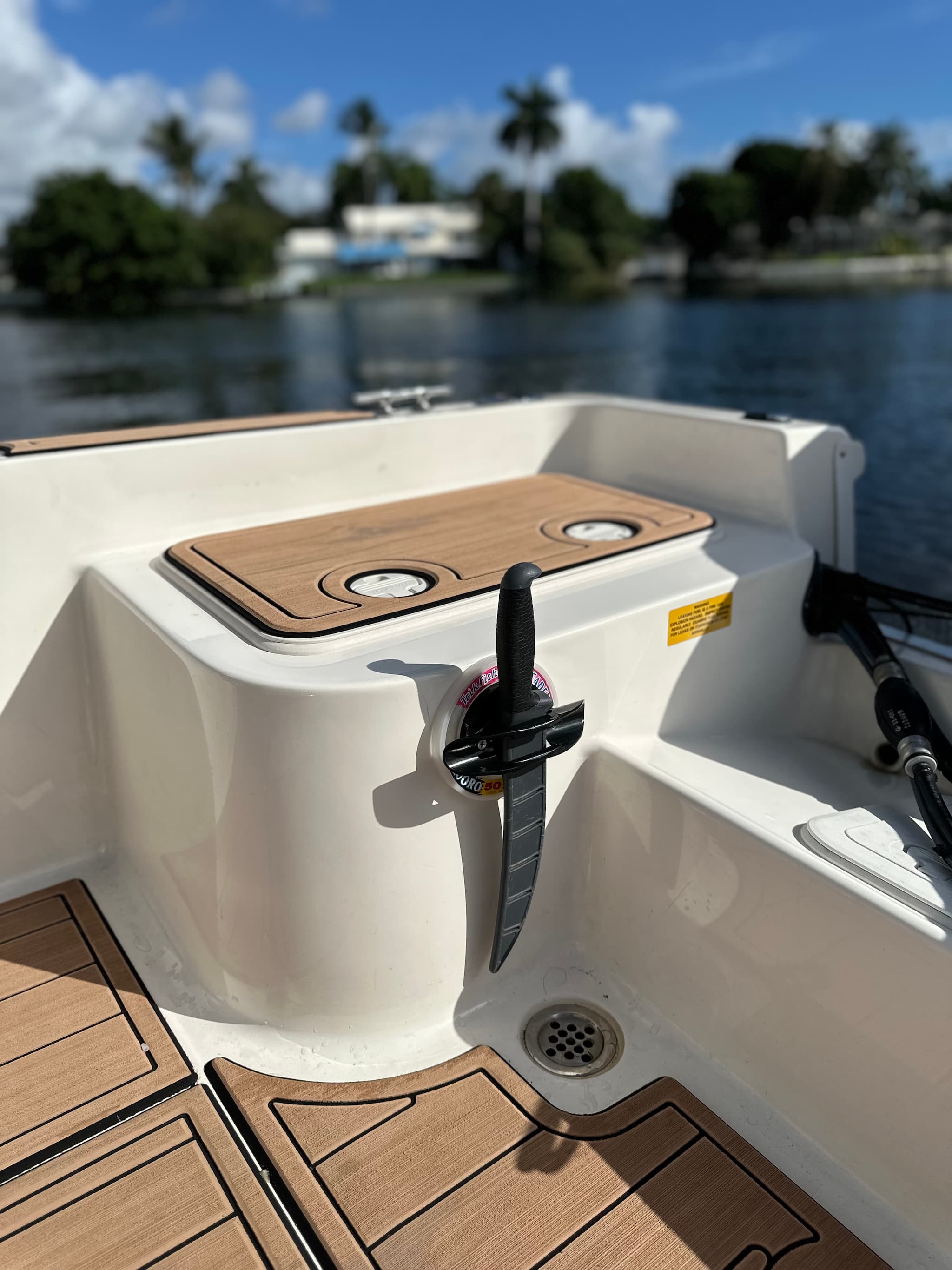E-Sea Paddle Holder-Suction Mounted Paddle and Utility Clip - Image 6